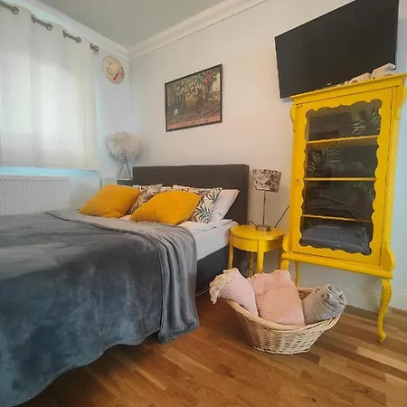 Self-Contained Flat, Off Street Parking Close To Town And Beach Bornemouth Extérieur photo