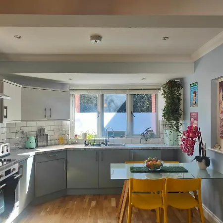 Self-Contained Flat, Off Street Parking Close To Town And Beach Bornemouth Extérieur photo