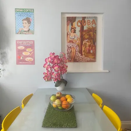 Self-Contained Flat, Off Street Parking Close To Town And Beach Bornemouth Extérieur photo