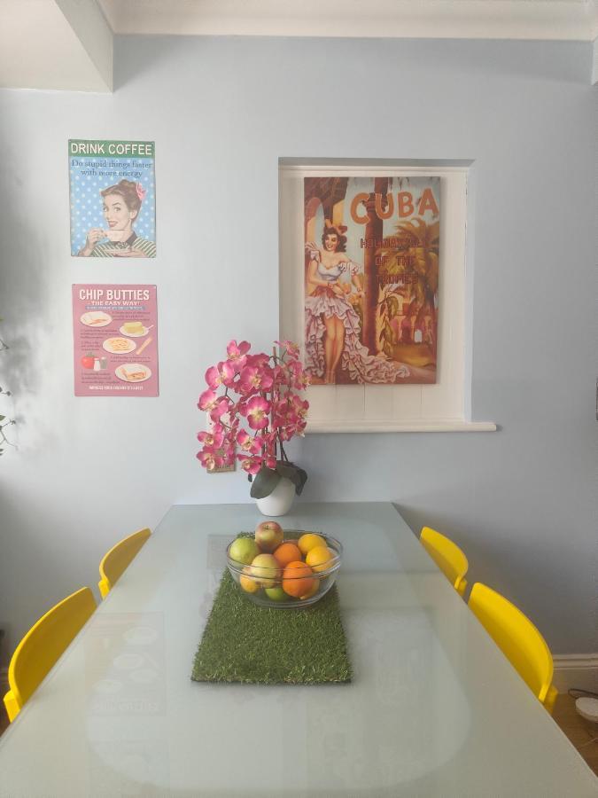 Appartement Self-contained Flat, Off Street Parking Close To Town And Bornemouth